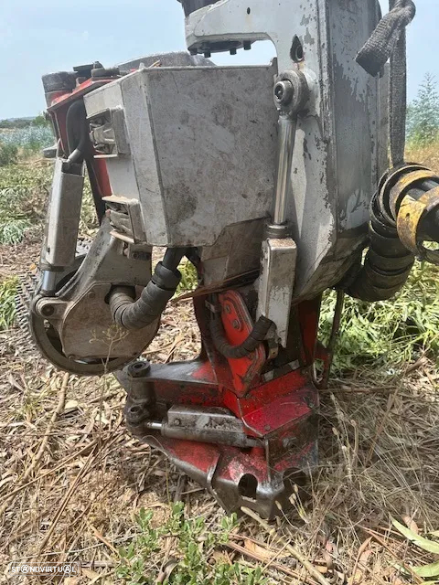 Hyundai 220LC - 10
