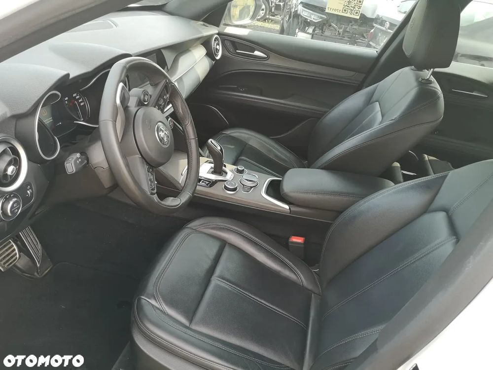 Alfa Romeo Stelvio 2.2 16V AT8 - 21