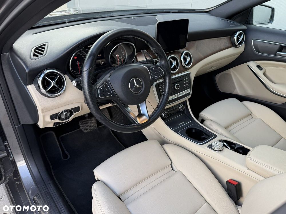 Mercedes-Benz GLA 250 4-Matic - 13