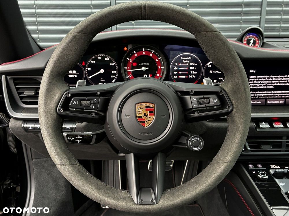 Porsche 911 Targa 4 GTS - 29
