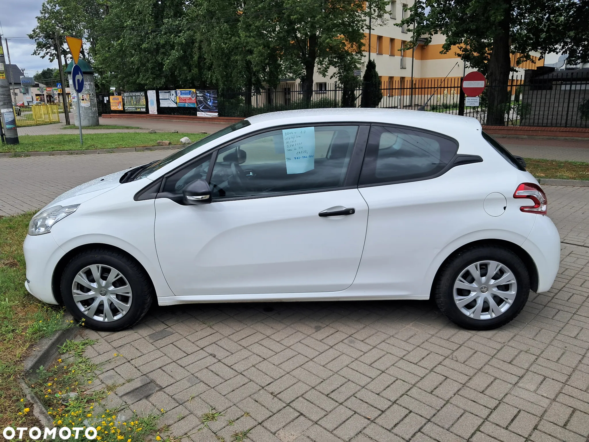 Peugeot 208 - 5