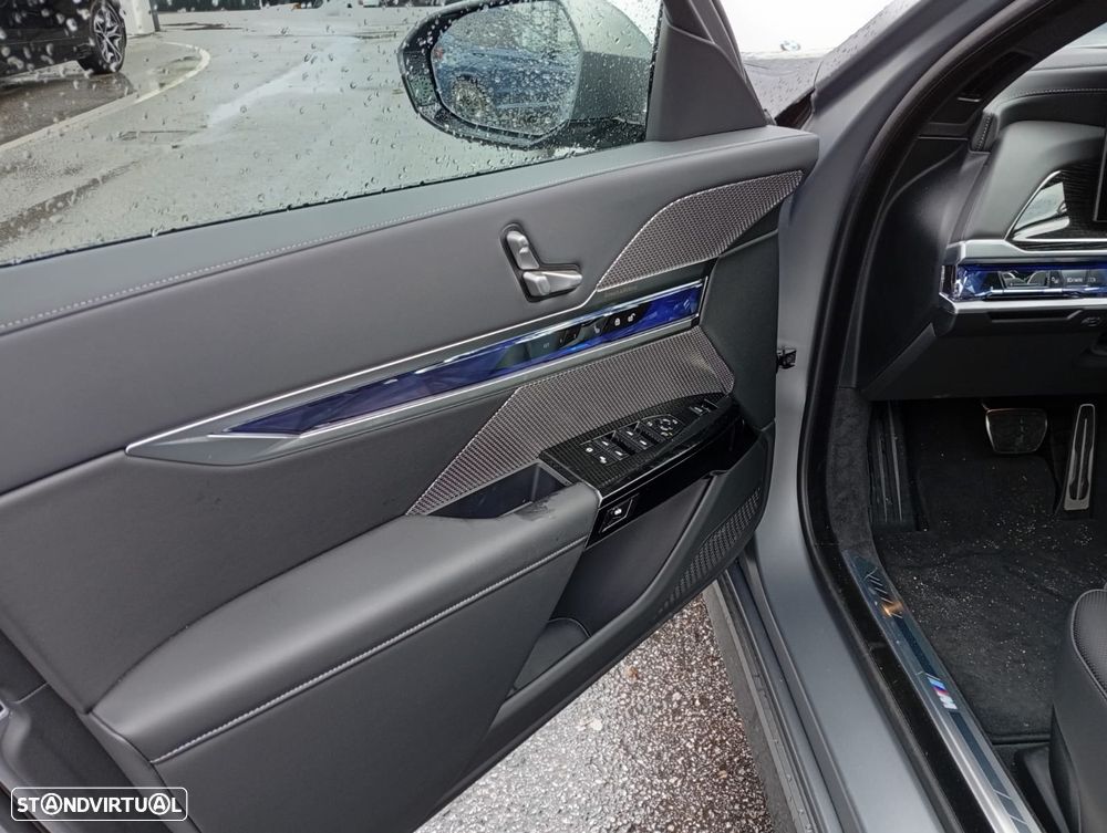 BMW 740 d xDrive Pack Desportivo M - 12