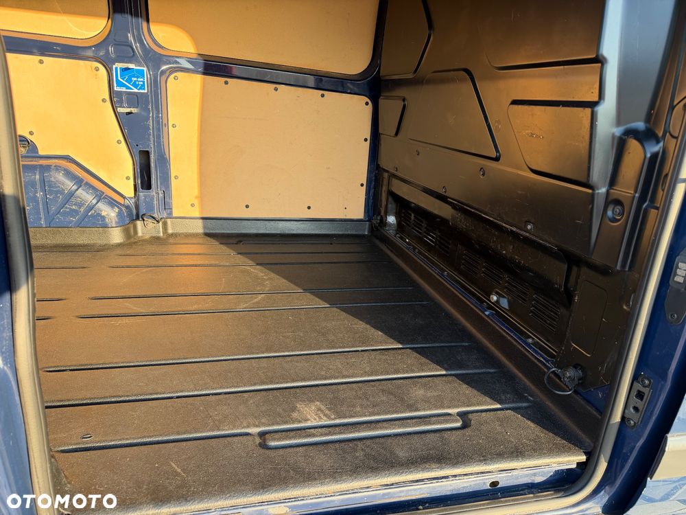 Ford TRANSIT CUSTOM - 9