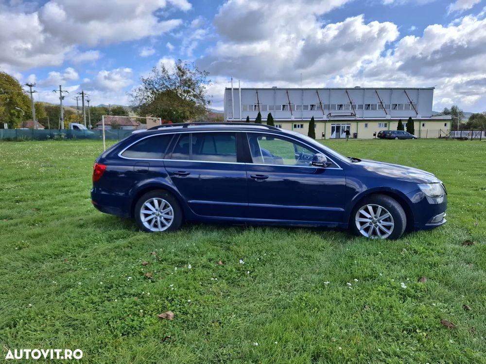 Skoda Superb 2.0 TDI DSG Comfort - 2