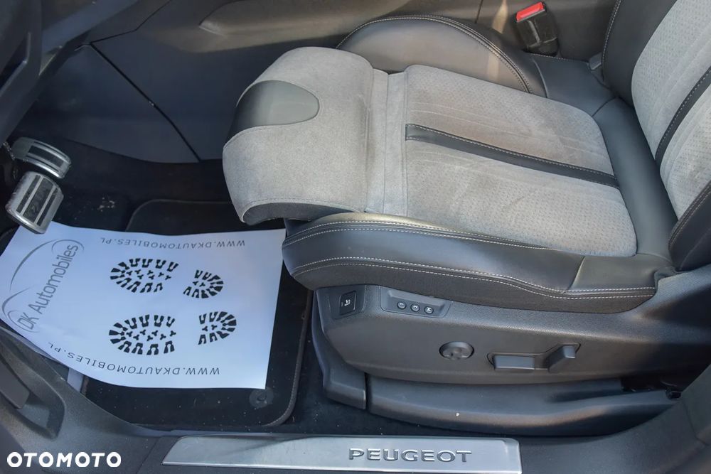 Peugeot 3008 1.6 PureTech HYbrid4 GT S&S EAT8 - 23