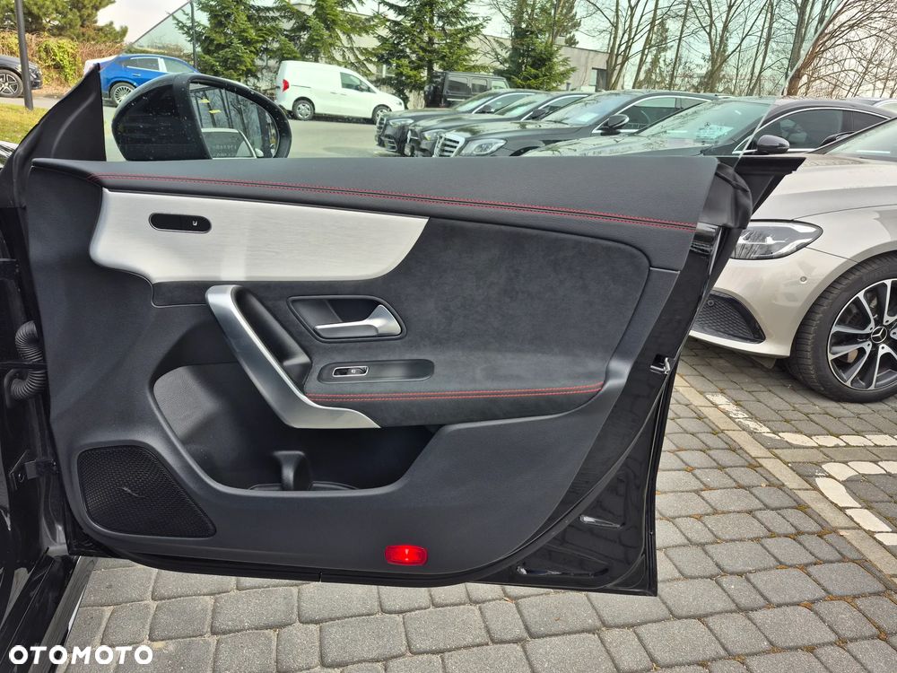 Mercedes-Benz CLA 200 AMG Line 7G-DCT - 29