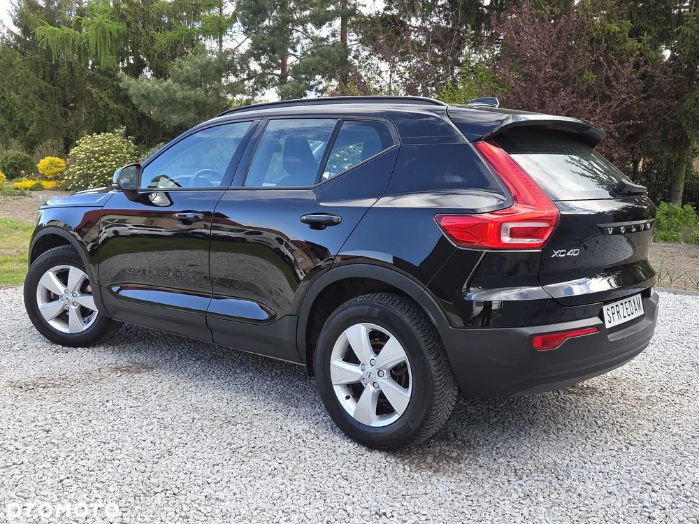 Volvo XC 40 T2 Momentum - 25