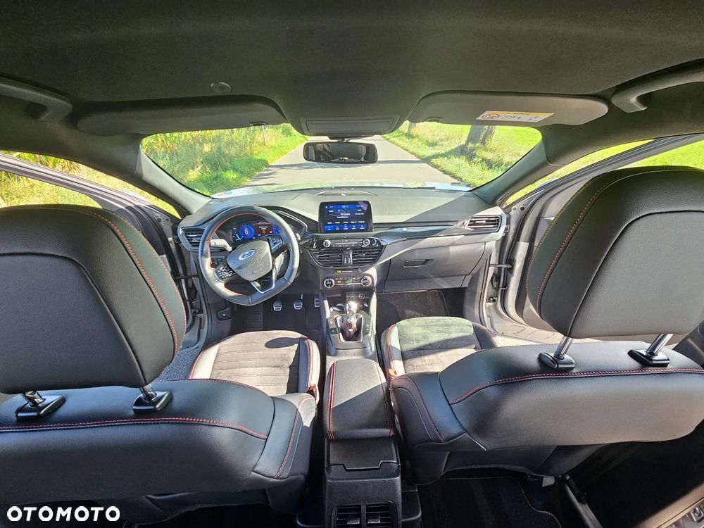 Ford Kuga 1.5 EcoBoost FWD ST-Line X - 11