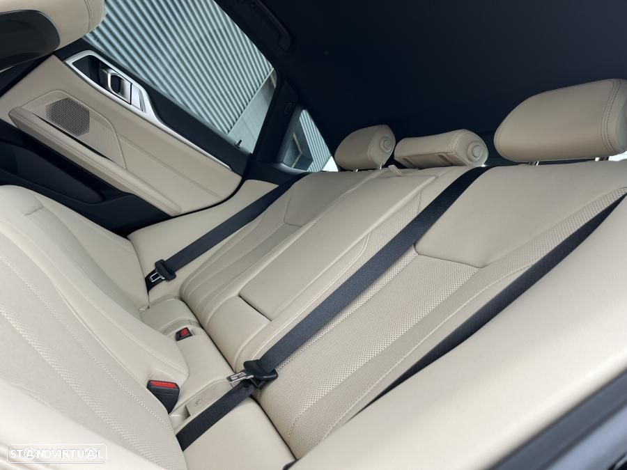 BMW i4 eDrive40 Pack Desportivo M - 8
