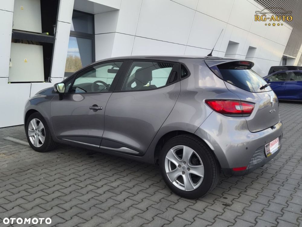 Renault Clio - 10