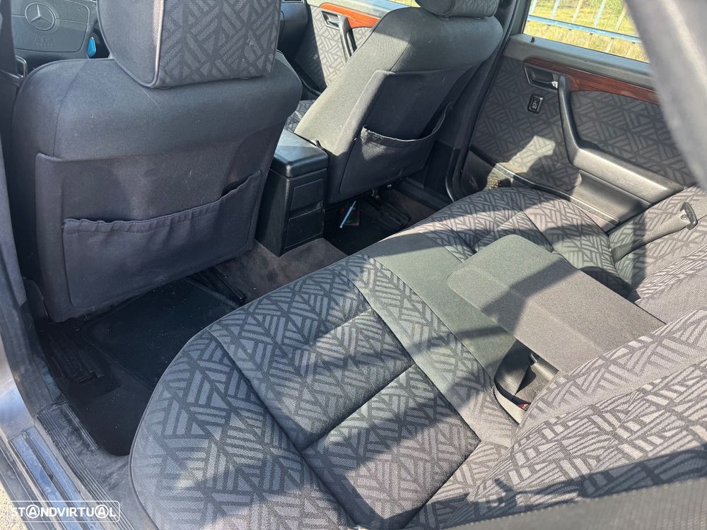 Mercedes-Benz C 220 D Elegance - 13