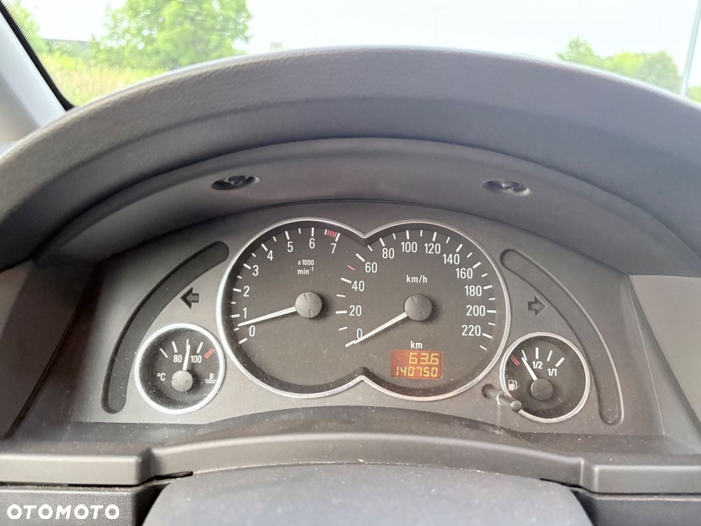 Opel Meriva 1.6 16V Essentia - 11