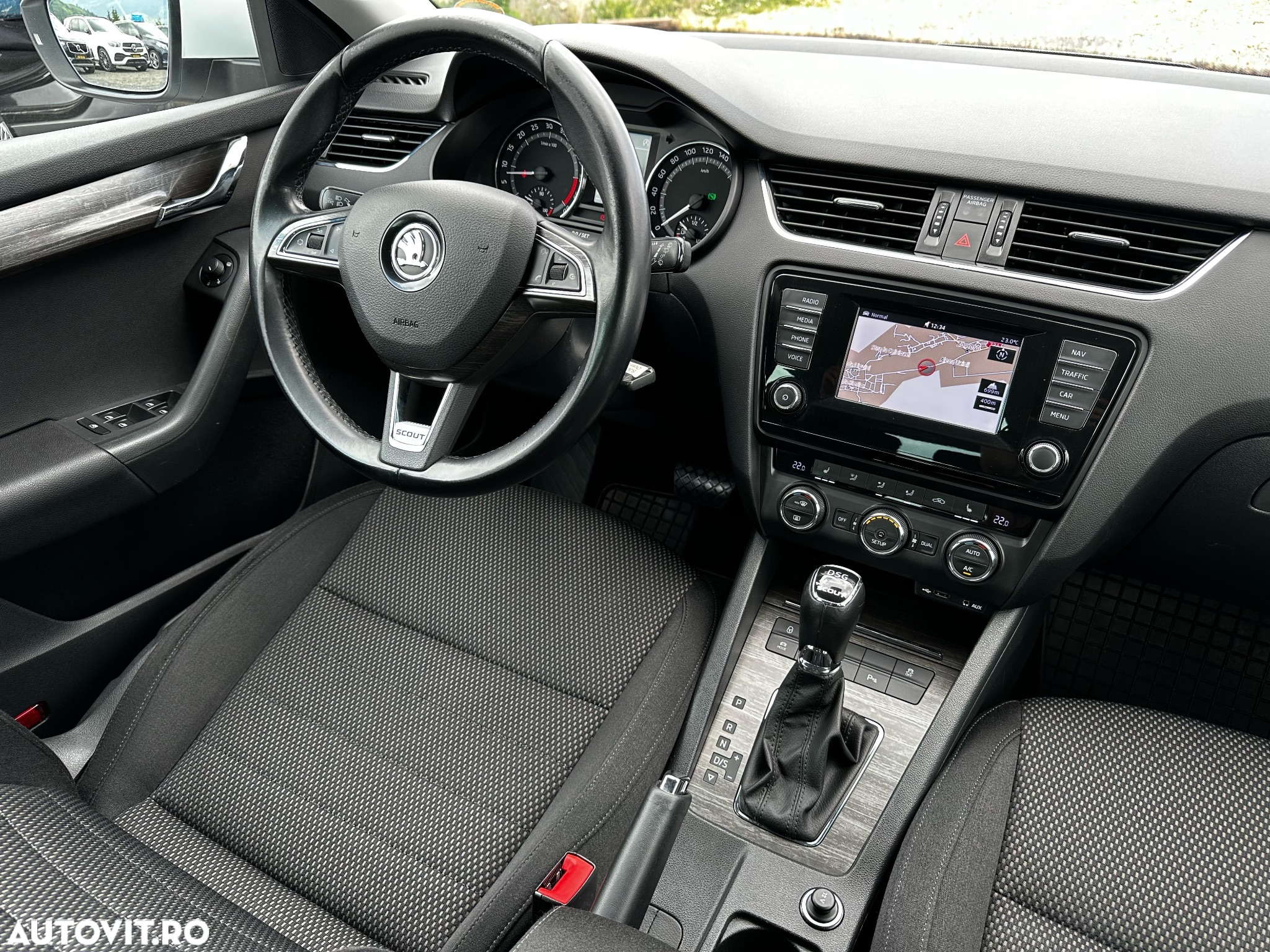 Skoda Octavia 2.0 TDI 4x4 DSG Scout - 16