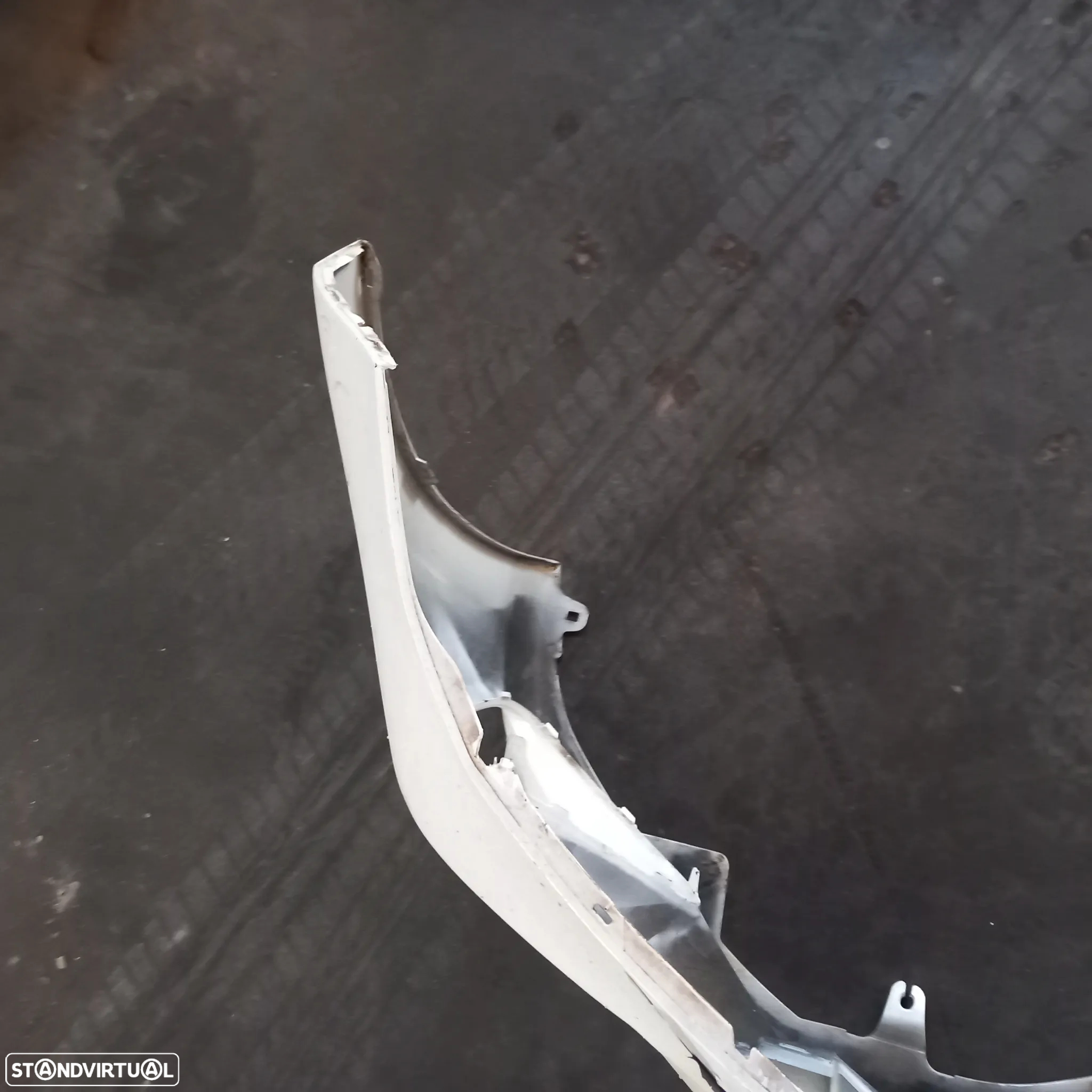 Para choques frente toyota yaris hybrid 2011 - 2020 - 6