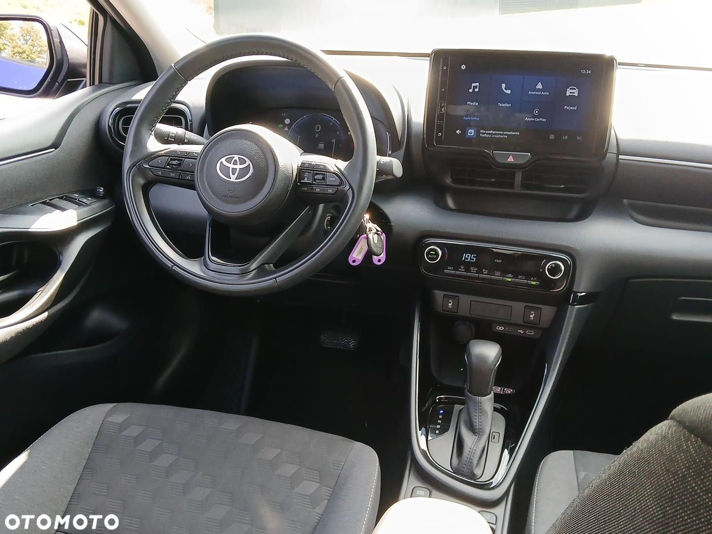 Toyota Yaris Hybrid 1.5 Style - 24