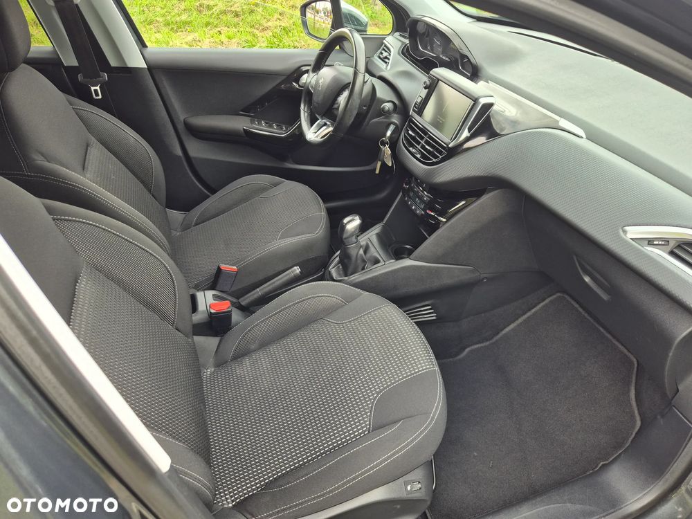 Peugeot 208 1.6 BlueHDi Allure S&S - 7