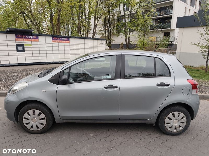 Toyota Yaris 1.0 Terra - 2