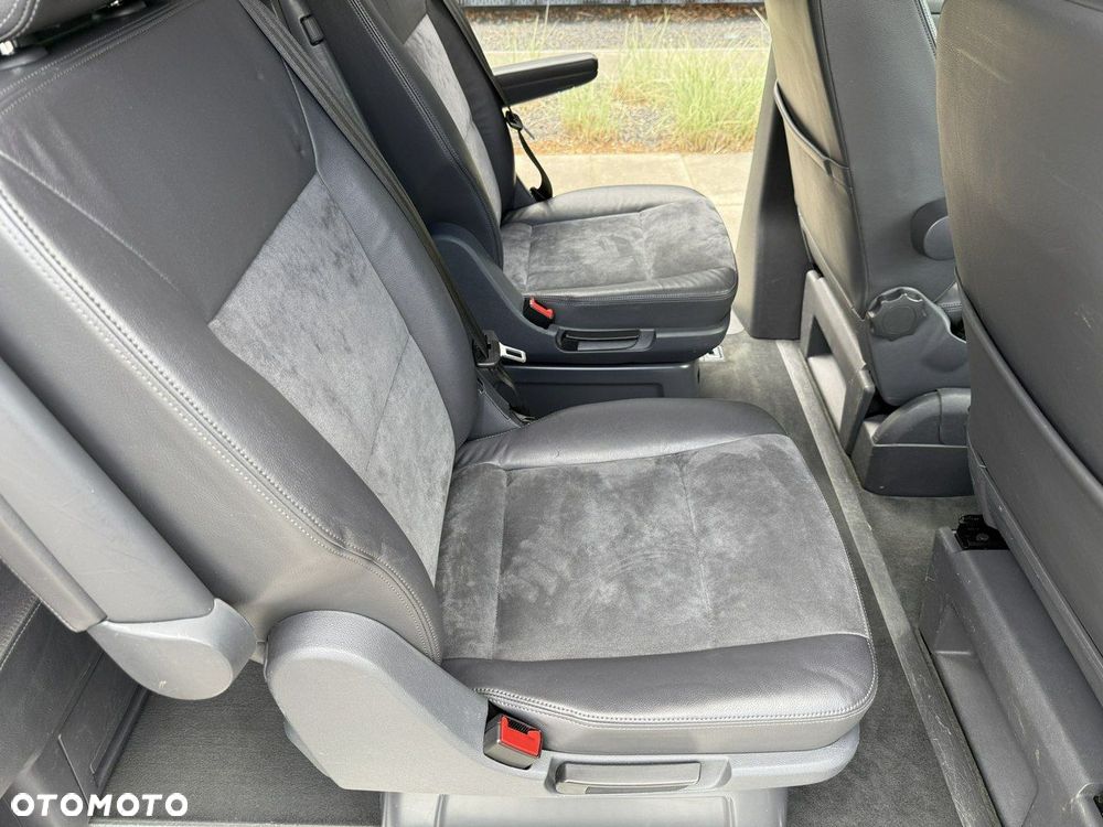 Volkswagen Multivan - 19