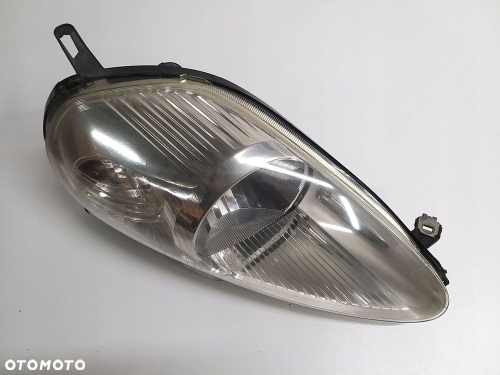 fiat grande punto lampa prawy przód przednia 06r- - 3