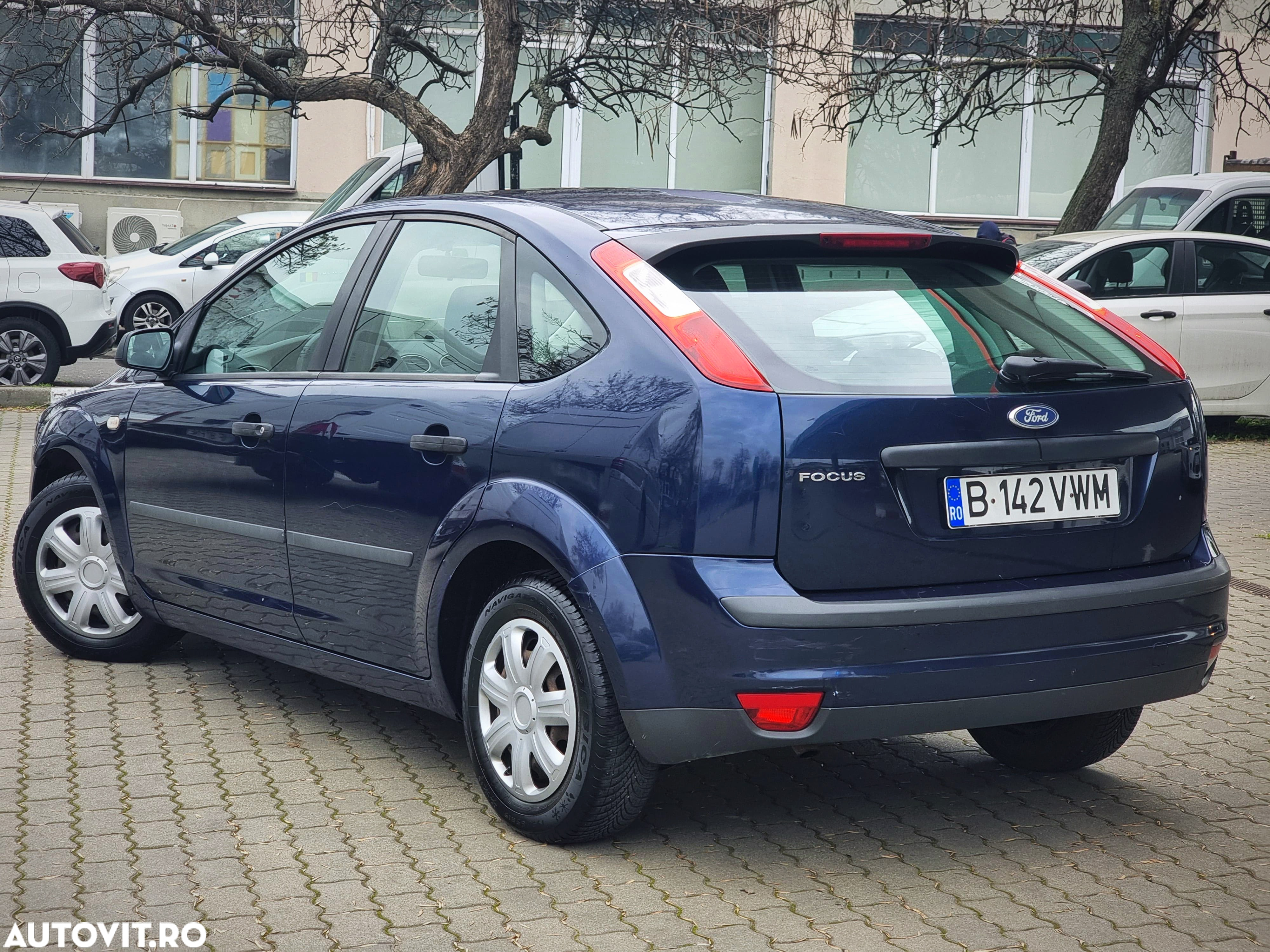 Ford Focus 1.4i Ambiente - 3
