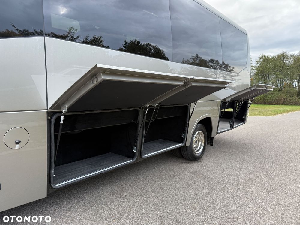 Mercedes-Benz Sprinter 519 - 23