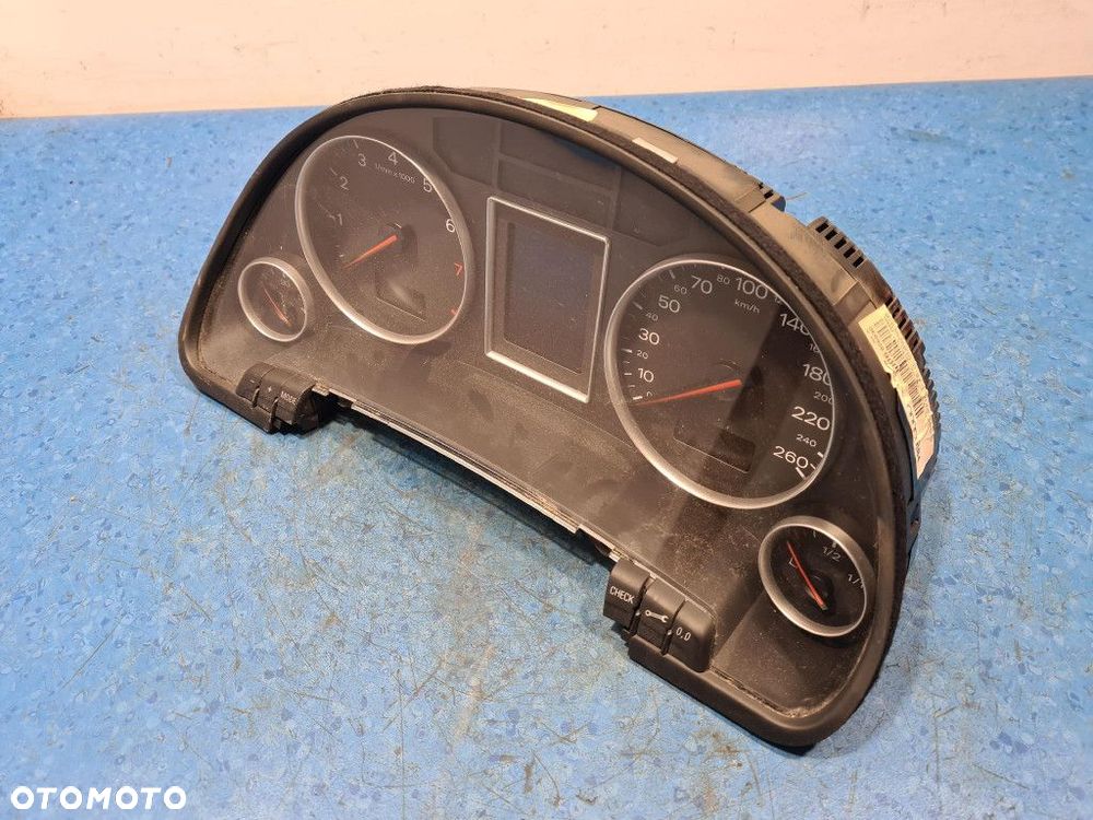 AUDI A4 B6 1.8B LICZNIK 8E0920900L - 7