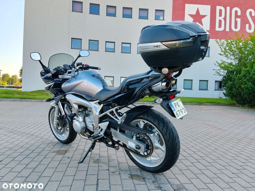 Yamaha FZ6 - 8