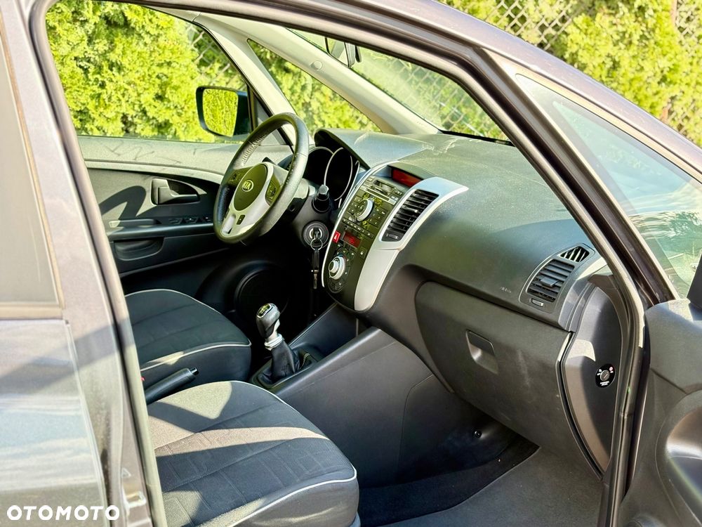 Kia Venga - 14