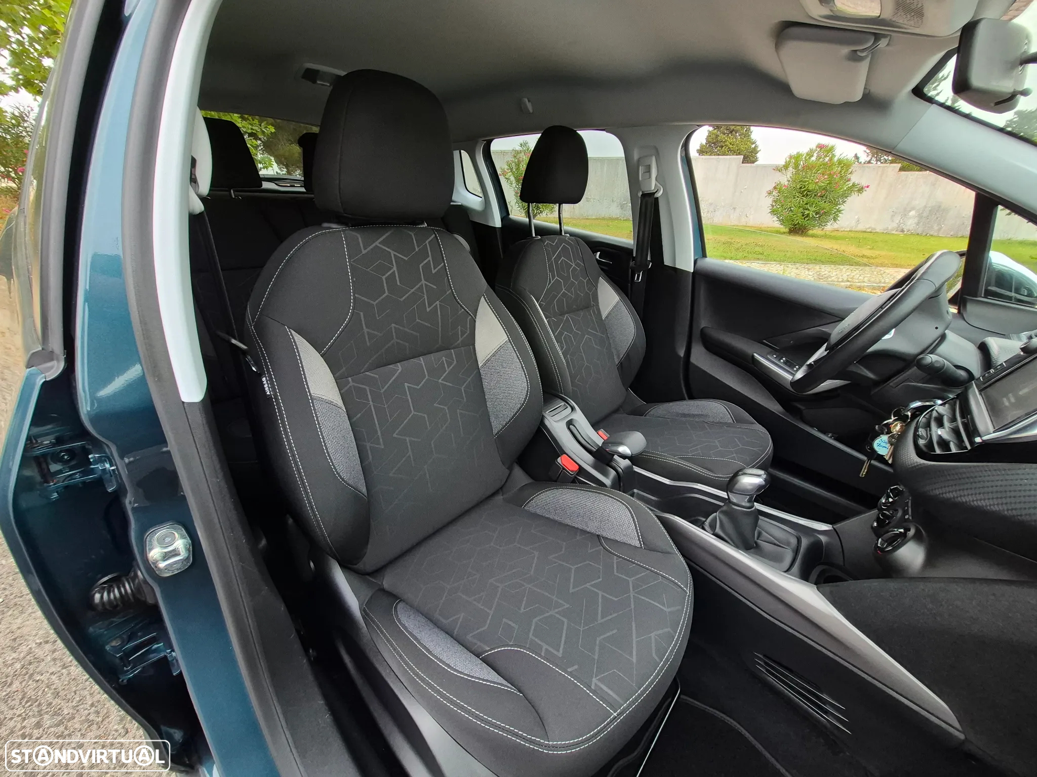 Peugeot 2008 1.2 PureTech Style - 15