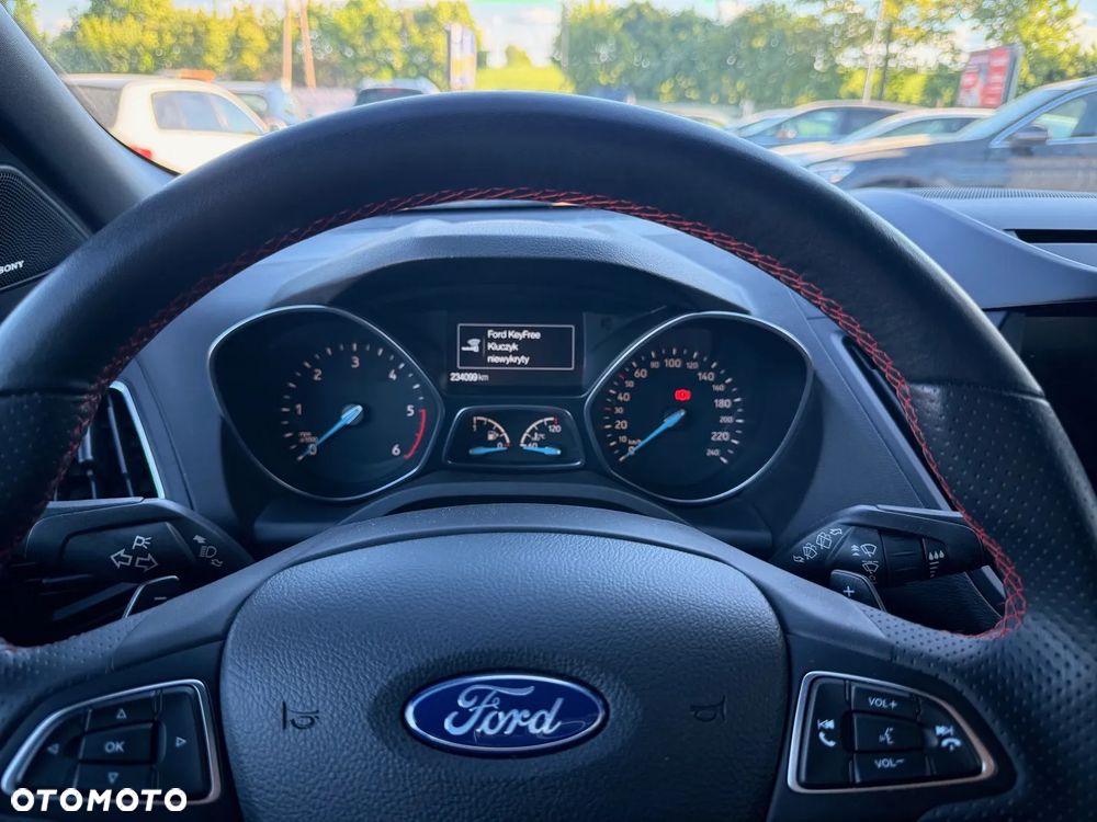 Ford Kuga 2.0 TDCi 4x4 ST-Line - 27
