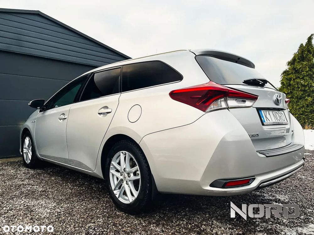 Toyota Auris 1.8 HSD Prestige - 8