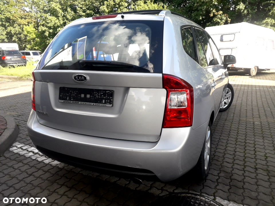 Kia Carens - 19