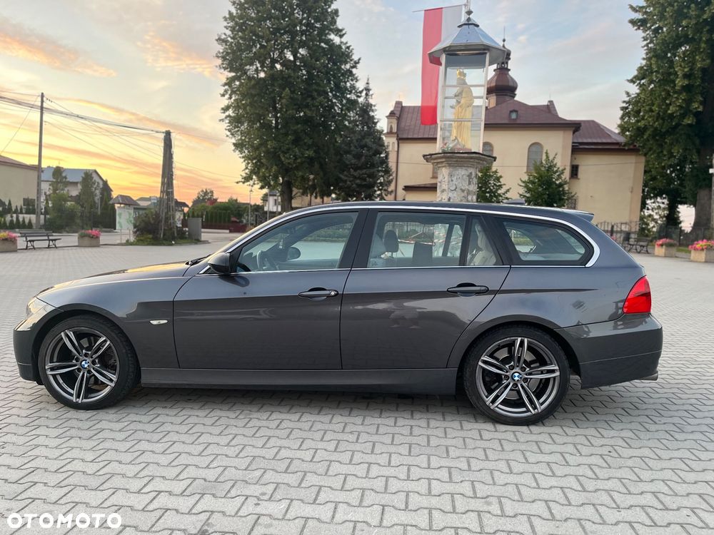 BMW Seria 3 325i xDrive - 5