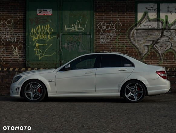 Mercedes-Benz Klasa C 63 AMG - 3