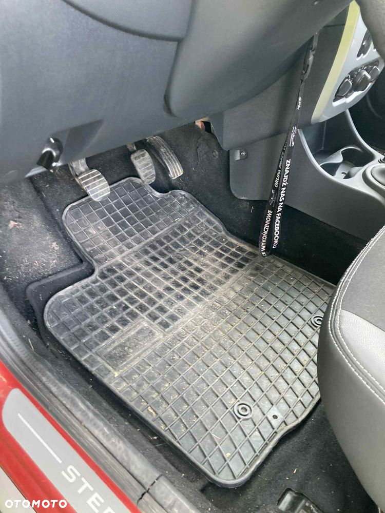 Dacia Sandero Stepway 1.6 - 5