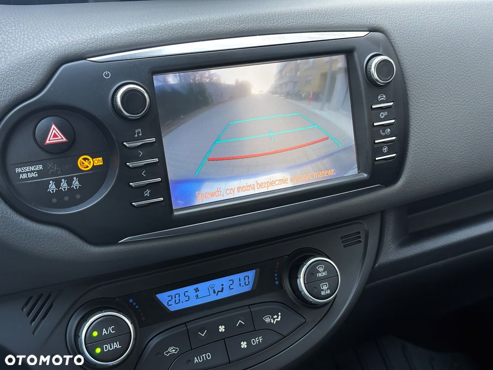 Toyota Yaris 1.5 Premium - 8