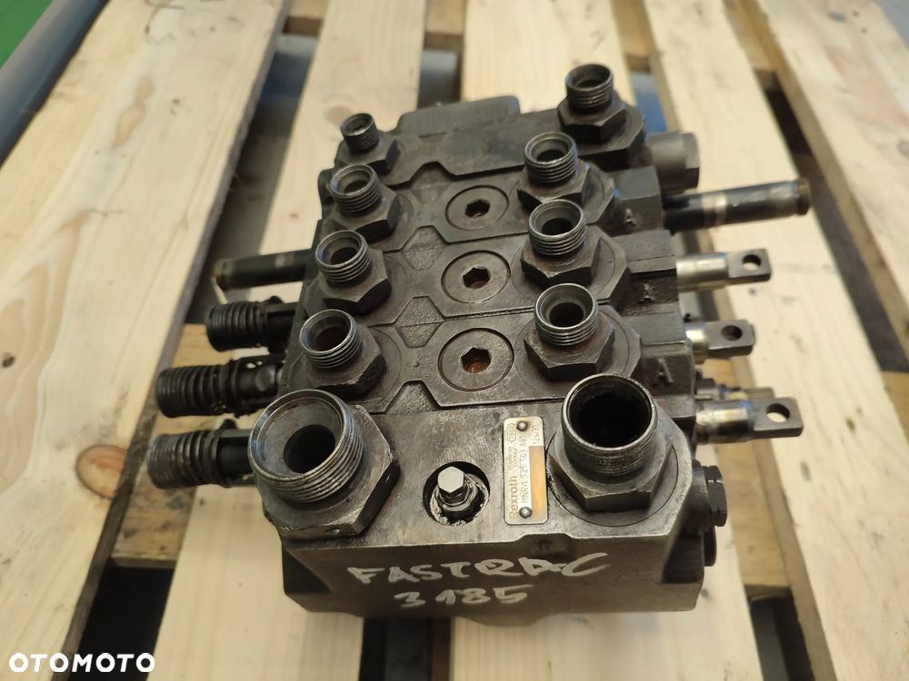 Rozdzielacz hydrauliczny JCB Fastrac 3185 (1525503681) - 5