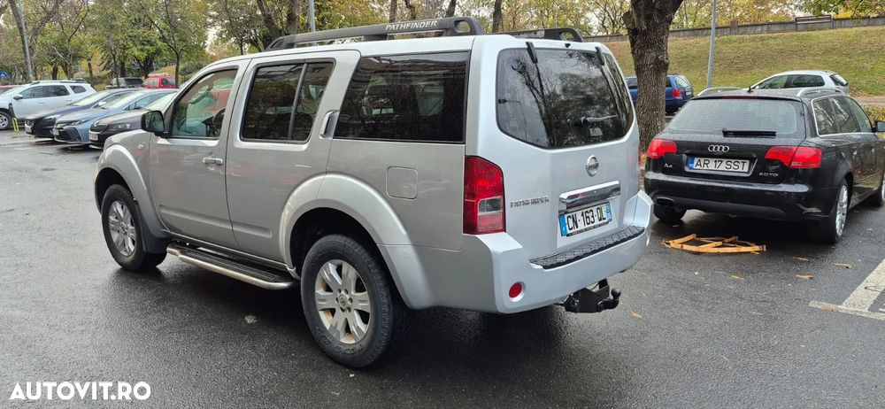 Nissan Pathfinder - 4