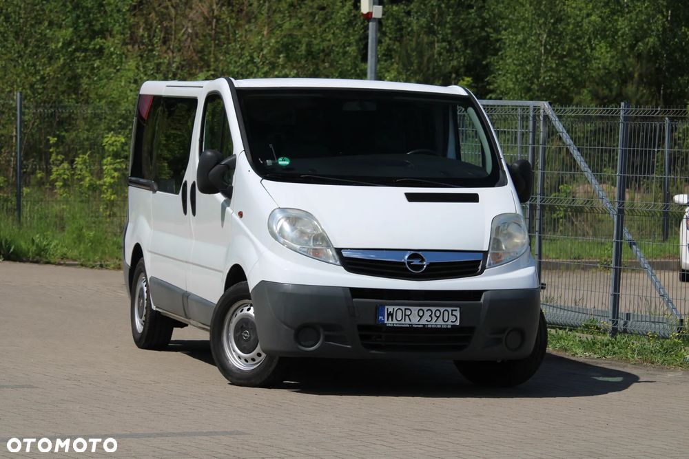 Opel Vivaro - 1