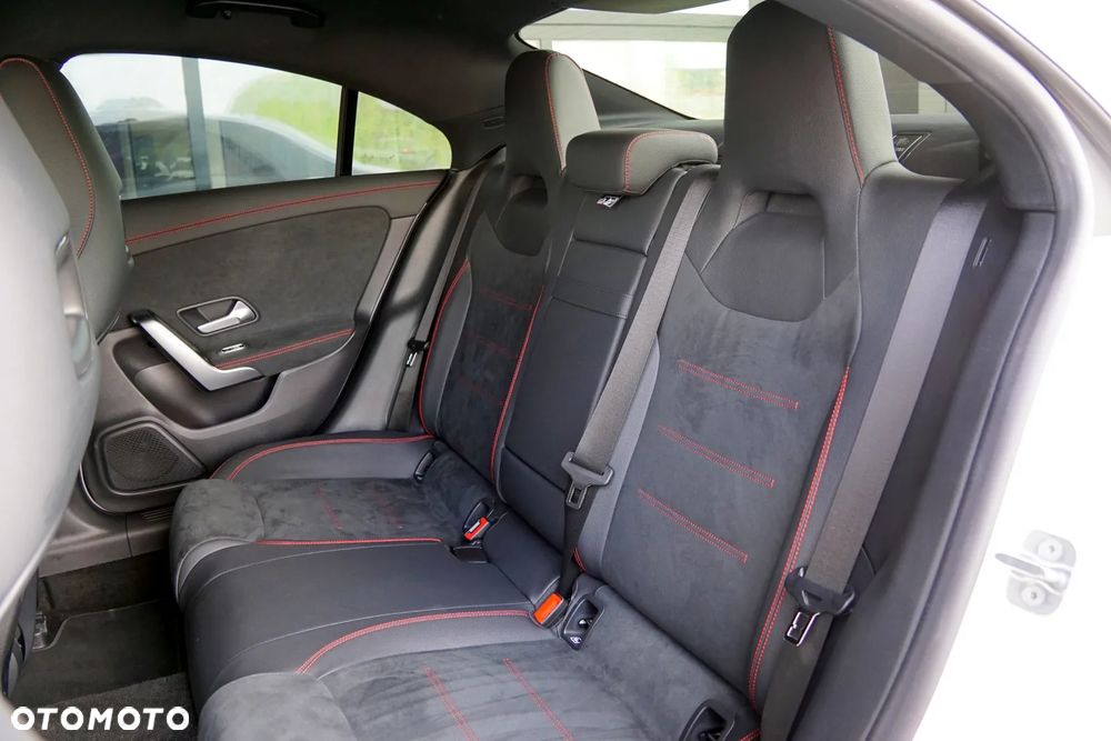 Mercedes-Benz CLA 180 mHEV AMG Line 7G-DCT - 21