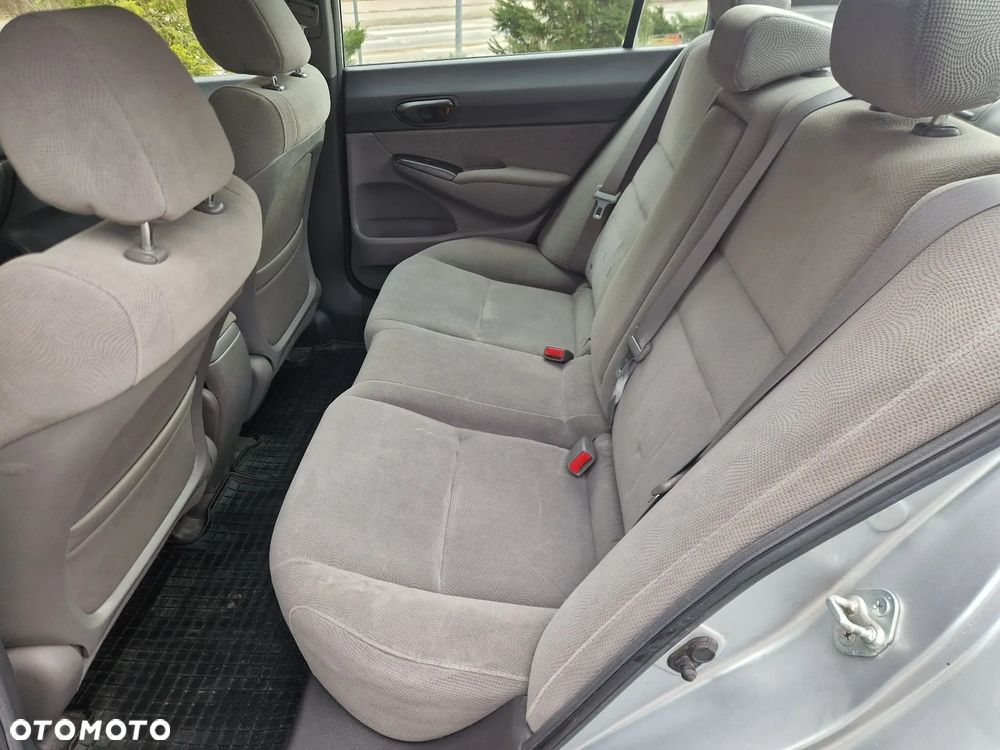 Honda Civic 1.8 Comfort - 11