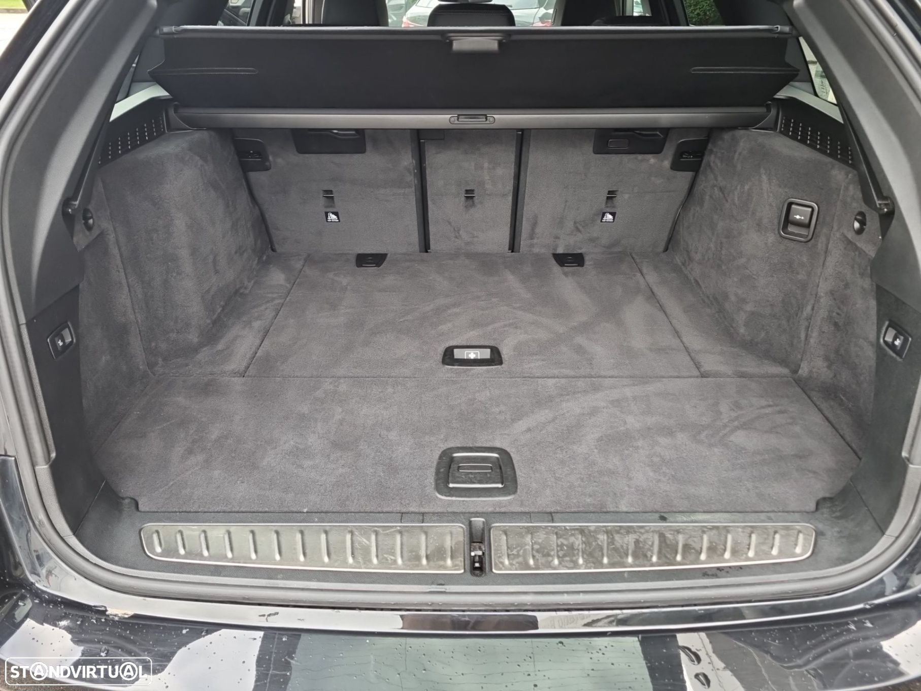 BMW 520 d Pack Desportivo M Auto - 35