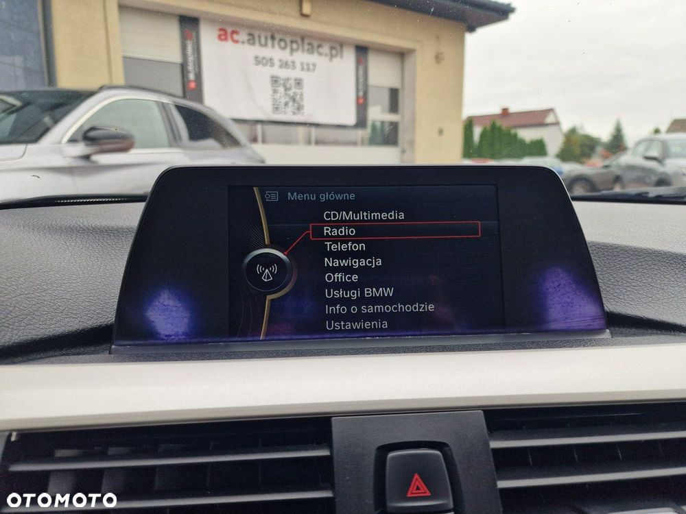 BMW Seria 3 320d xDrive - 24