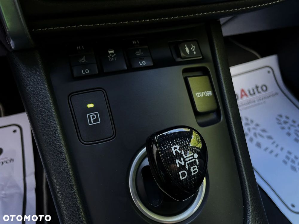 Toyota Auris Hybrid 135 Prestige - 31