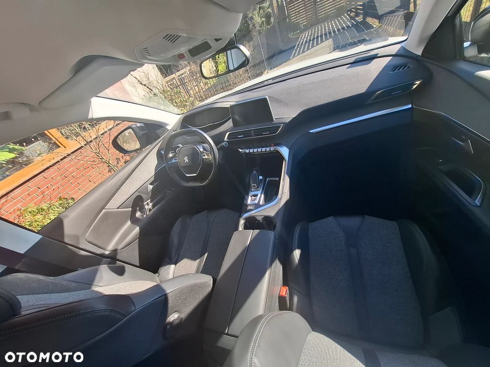 Peugeot 3008 1.2 PureTech Allure S&S EAT6 - 24