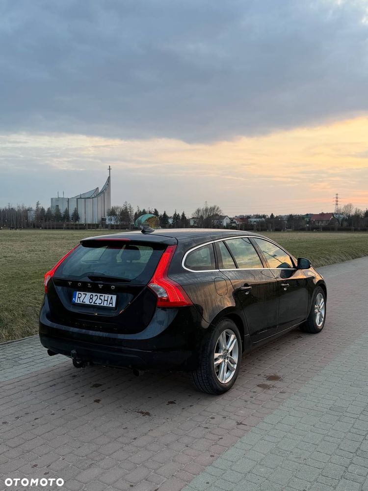 Volvo V60 T3 Summum - 5