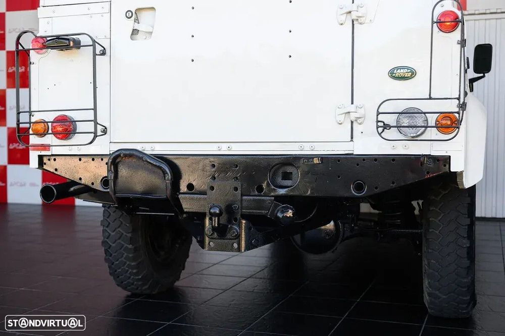 Land Rover Defender 110 2.5 Td5 E - 24
