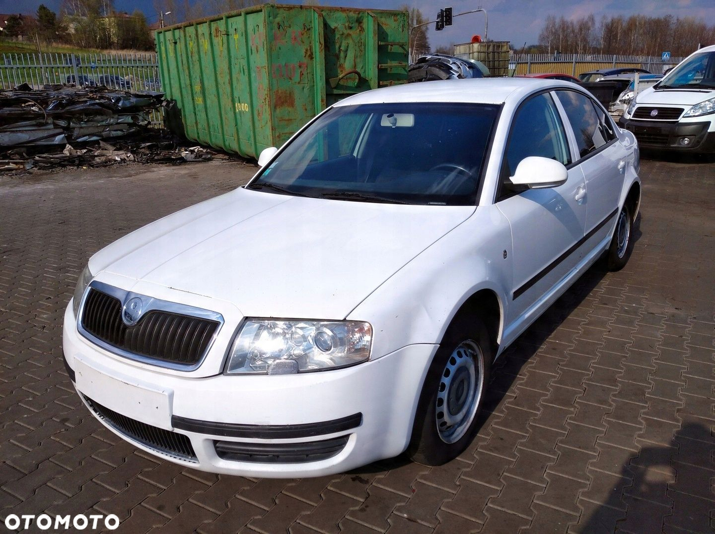 SKODA SUPERB I 1 DRZWI TYŁ LEWE 1026 BIAŁE - 13