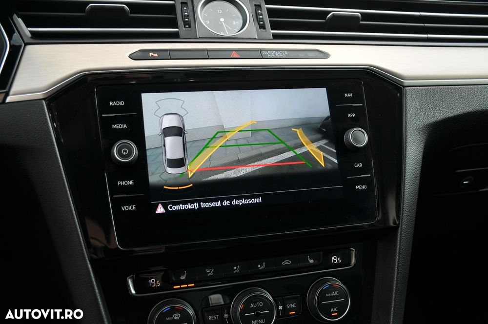 Volkswagen Passat Variant 2.0 TDI DSG R Executive - 11