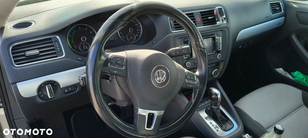 Volkswagen Jetta - 7